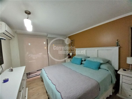 Casa En Venta De 5 Dorm. En La Florida