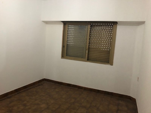 Imagen 6 de 13 de Casa En Venta En Caseros