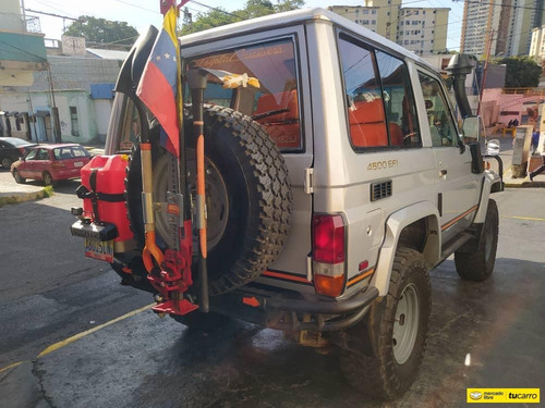 Toyota Macho Techo Duro