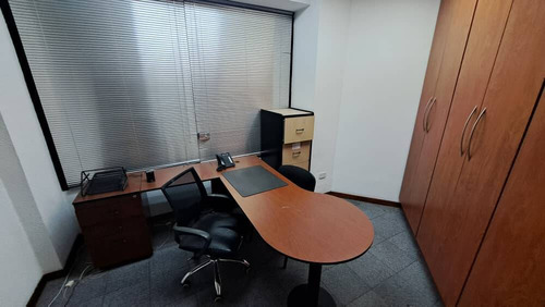 Np Vende Local Comercial Av. Bolivar C.c Guaparo Cod 277074