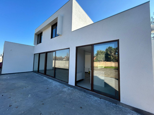 Moderna Casa A Estrenar En Brisas Norte