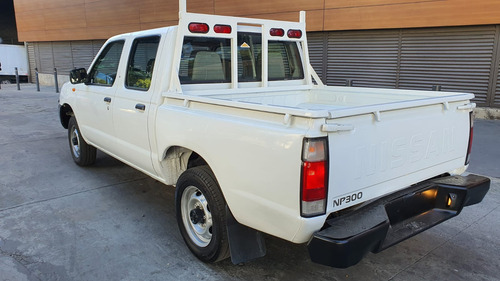 Nissan NP300 2.4 Pick-up Dh Mt