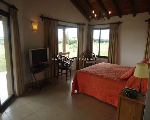 Casa En Venta De 4 Dormitorios En El Quijote, La Barra