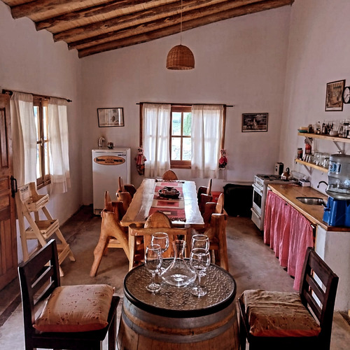 Ruedas Negras Casa De Campo, Ruta Del Vino Valle De Uco C/wifi Casa Para 8 Personas