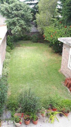 Chalet 5 Amplios Ambientes Con Extenso Parque