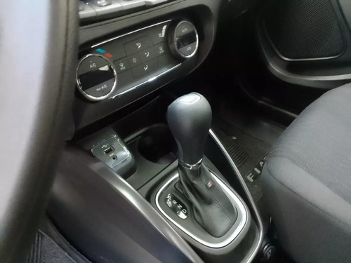 Fiat Cronos 1.3 Drive Cvt