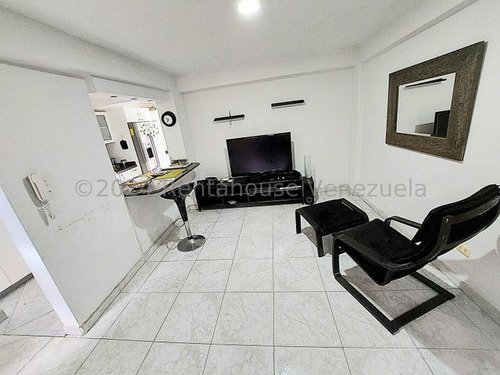 En Venta Apartamento En Santa Paula 24-12201