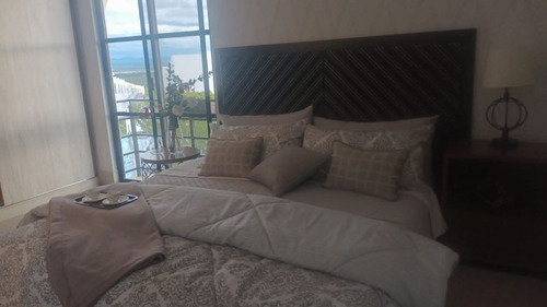 Casa En Venta En Sonterra, 2 Recamaras, 2.5 Baños, Alberca, Equipada, De Lujo!