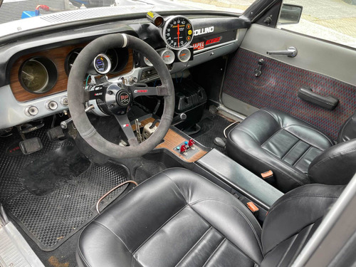 Imagen 3 de 12 de Ford Falcon Futura Sp