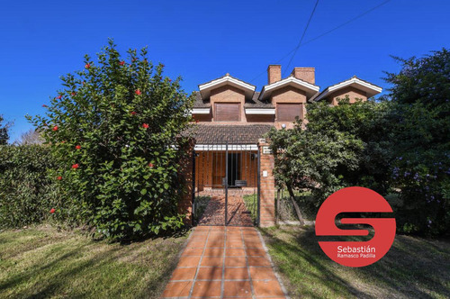 Casa Venta Barrio Fisherton 4 Dormitorios Jardín Piscina Cochera