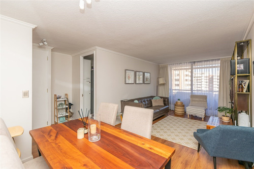Departamento En Arriendo De 2 Dorm. En Las Condes / Bali Hai