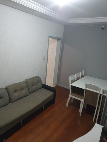 Aluga-se Quarto Grade Com Pia E Banheiro