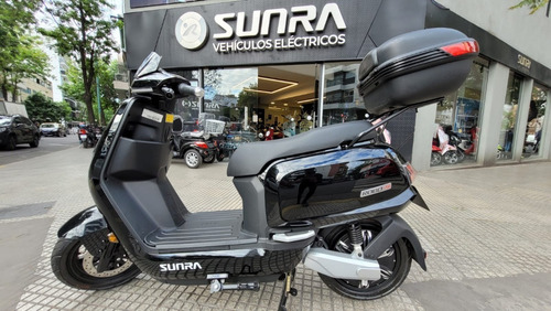 Imagen 7 de 25 de Moto Eléctrica Robot S /porta Equipaje Y Baúl De Regalo / A