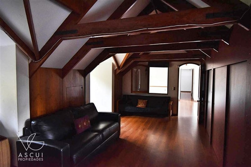 Casa En Venta De 6 Dorm. En Vitacura