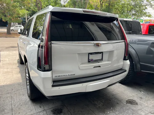 Cadillac Escalade 6.2 Plinum 4x4 At
