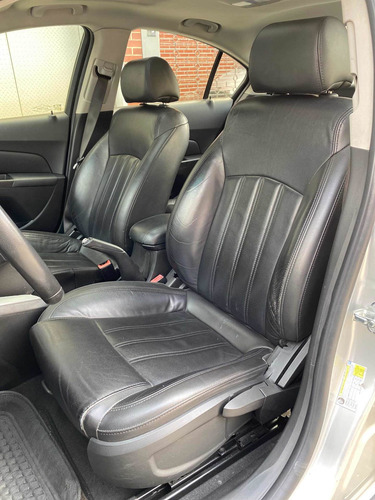 Imagen 9 de 12 de Chevrolet Cruze Sedan
