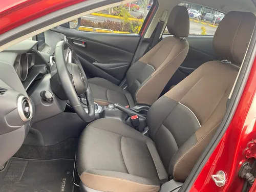 Mazda 2 1.5 Touring Sedan
