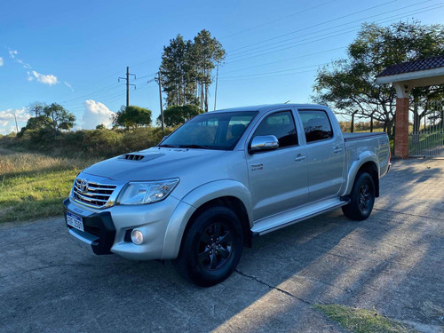 Toyota Hilux Srv 3.0 (permuto)