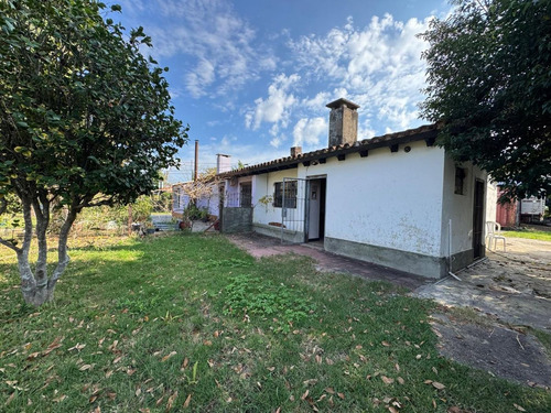 Alquiler De Casa Con Galpón.