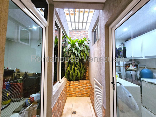 Elim Ojeda Vende Elegante Casa Con Finos Acabados Y Un Gran Confort Ubicada En La Urbanizacion Villa Paris Cabudare,lara
