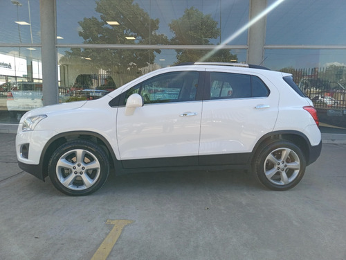 Imagen 2 de 12 de Chevrolet Tracker Awd Ltz + 4x4 1.8 2015 (int 7942)