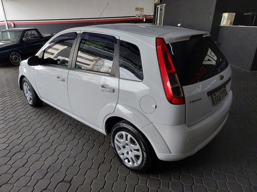Imagem 7 de 12 de Ford Fiesta 1.0