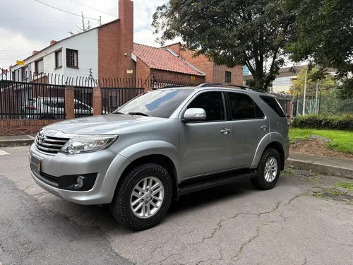 Toyota Fortuner 2.7MT 4X2