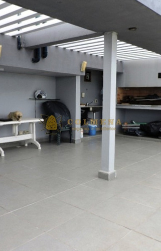 Apto Con Excelente Vista, Cuenta Con Terraza Con Parrillero. Consulte!!!!- Ref: 2525