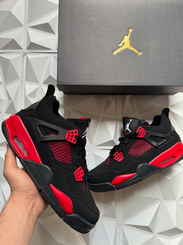 Jordan 4 Retro Thunder Negro Con Rojo Talla 28