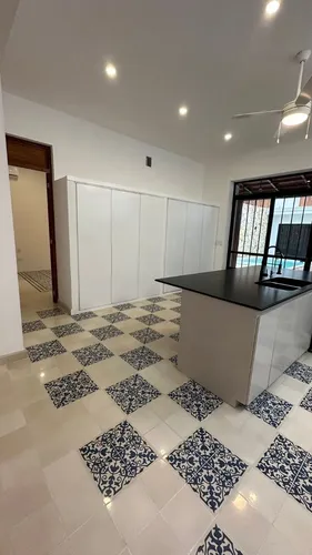 Casa(643r1 Azul) En Venta En El Centro De Mérida