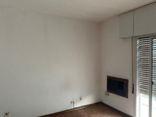 Amplio Y Cómodo Apartamento En El Centro De La Ciudad De Paysandú A La Venta
