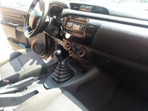 Imagen 8 de 15 de Toyota Hilux 2017 D/cabina Mid 4x2 Motor 2.7