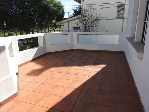 Venta Casa Padrón Único Bello Y Reborati Con Importante Fondo Verde