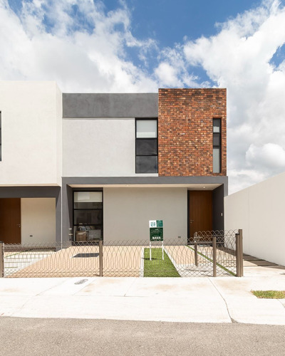 Casa En Zibatá Con Sótano Y Jardín  Ig