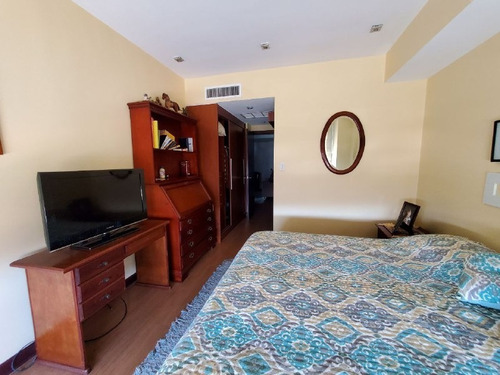 Imagen 21 de 26 de Maria Emilia Vende 04246447007