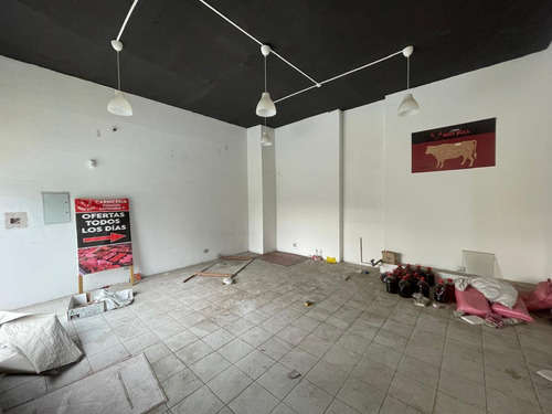 Arriendo Local Comercial De 67,82 M2, Metro Monte Tabor