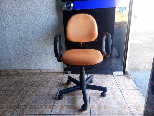 Imagem 3 de 8 de Cadeira Giratória Diretor