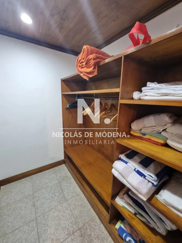 Vende Espectacular Casa En Beverly Hills - Punta Del Este De 2 Plantas Con Piscina, Parrillero
