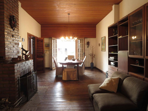 Chalet -amplio Lote- Villa Urquiza