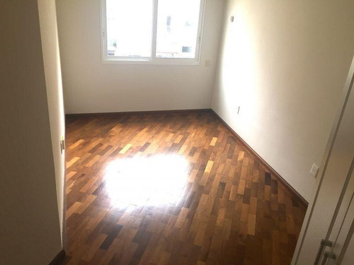 Venta Apartamento Tres Dormitorios Y Servicio Rambla Pta Carretas Garaje Doble