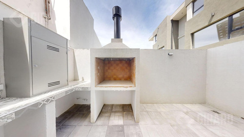 Triplex De 4 Ambientes A Estrenar En Villa Primera, Parrilla Y Patio