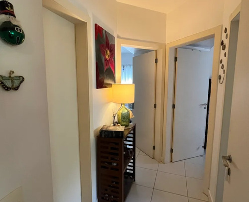 Apartamentos À Venda Em Itacorubi Com 3 Quartos E 2 Banheiros. Pronto Para Morar. Bem Localizado.