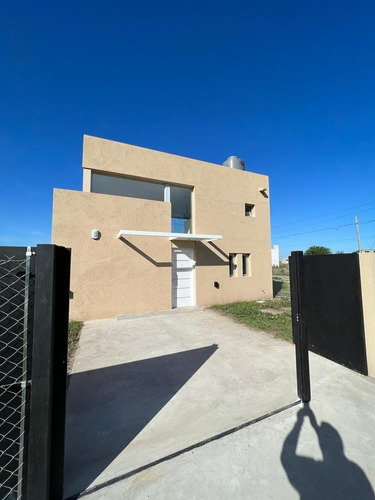 Casa En Venta - 1 Dormitorio 1 Baño 1 Cochera - 160mts2 - City Bell