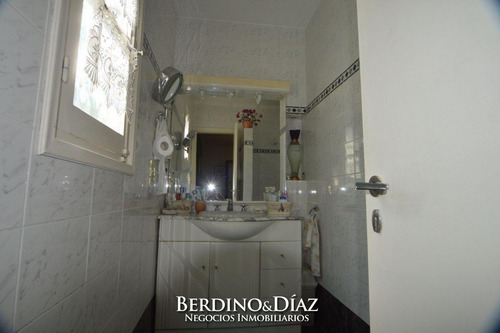Espectacular Casa En Venta Ideal Para Vivir Todo El Año Con Una Ubicacion Inmejorable A Solo Cuadras De Playa Mansa- Ref: 112