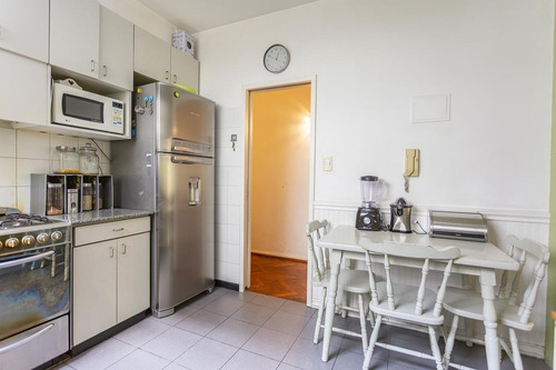 Hermoso Departamento De 4 Ambientes. Excelente Ubicacion. A Metros Del Subte B.
