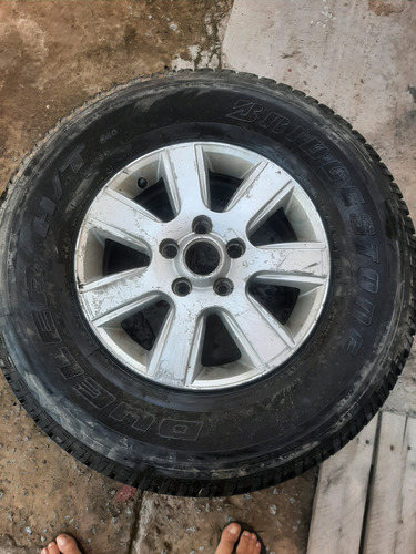 Rueda Amarok 265-70-16 Cubierta Bridgestone Gris
