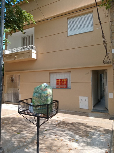 Oportunidad Unica !!!! Ph Dueño Directo. 1er Piso Al Frente Con Balcon . Dueño Vende 1er Piso Sin Expensas. La Plata. (inmobiliarias Abstenerse )