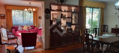 Casa En Venta De 3 Dorm. En La Reina