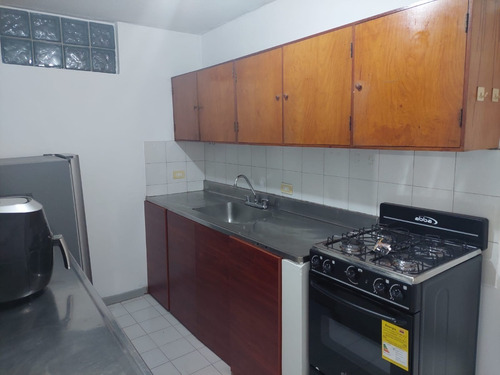 Imagen 15 de 22 de Casa En Primer Piso De 135 Mts2 Para Uso Comercial, Ubicada En Laureles La Castellana, Sector Estratégico A 20 Metros De La Avenida 33 Y A 100 Metros De La Avenida 80. (solo Para Uso Comercial)