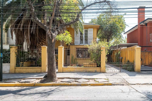 Sector Residencial: Jardín, Piscina Y Gran Conectividad